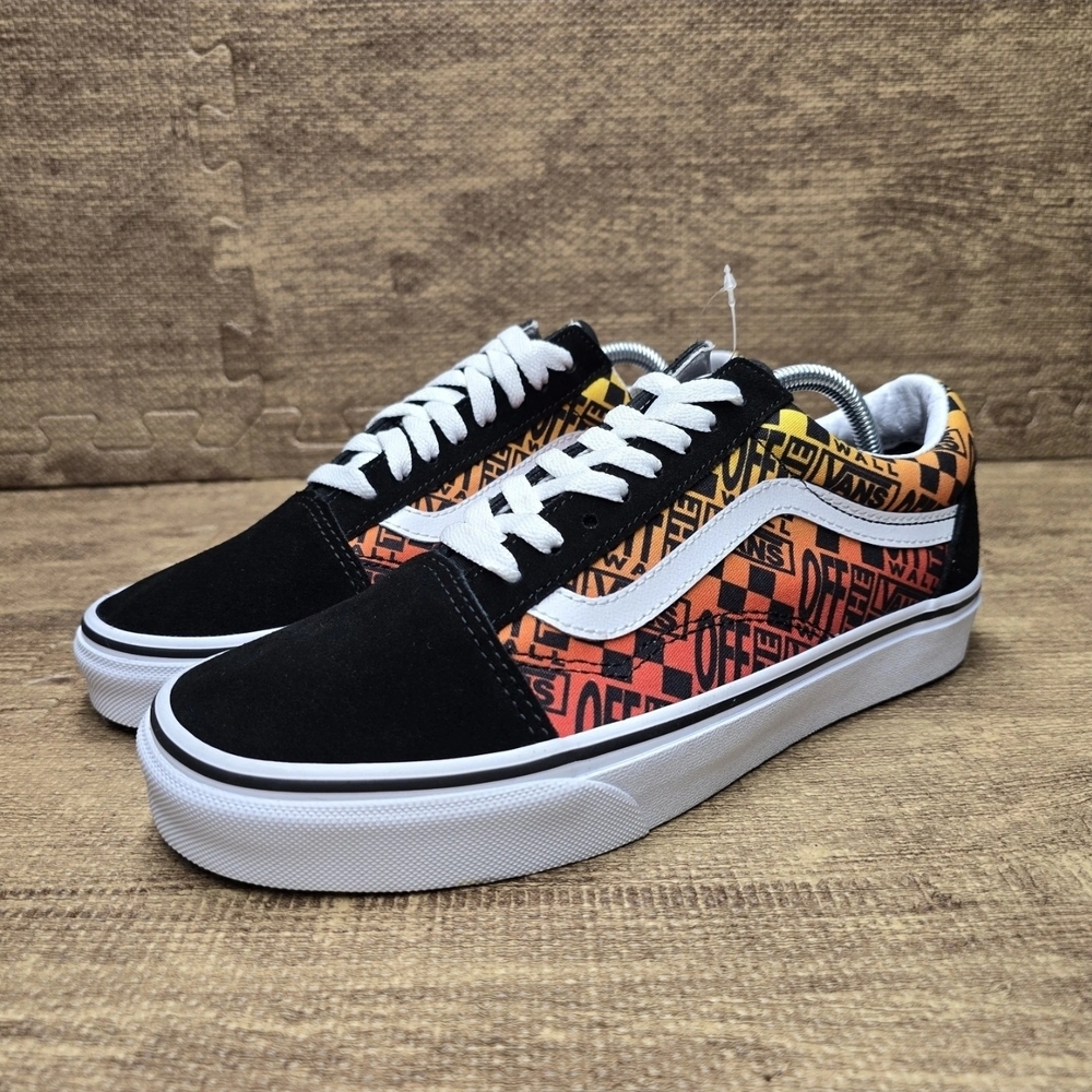 New Vans Logo Flame Old Skool Women's Size 9 Sneakers Red Black White Low Top - Picture 4 of 12